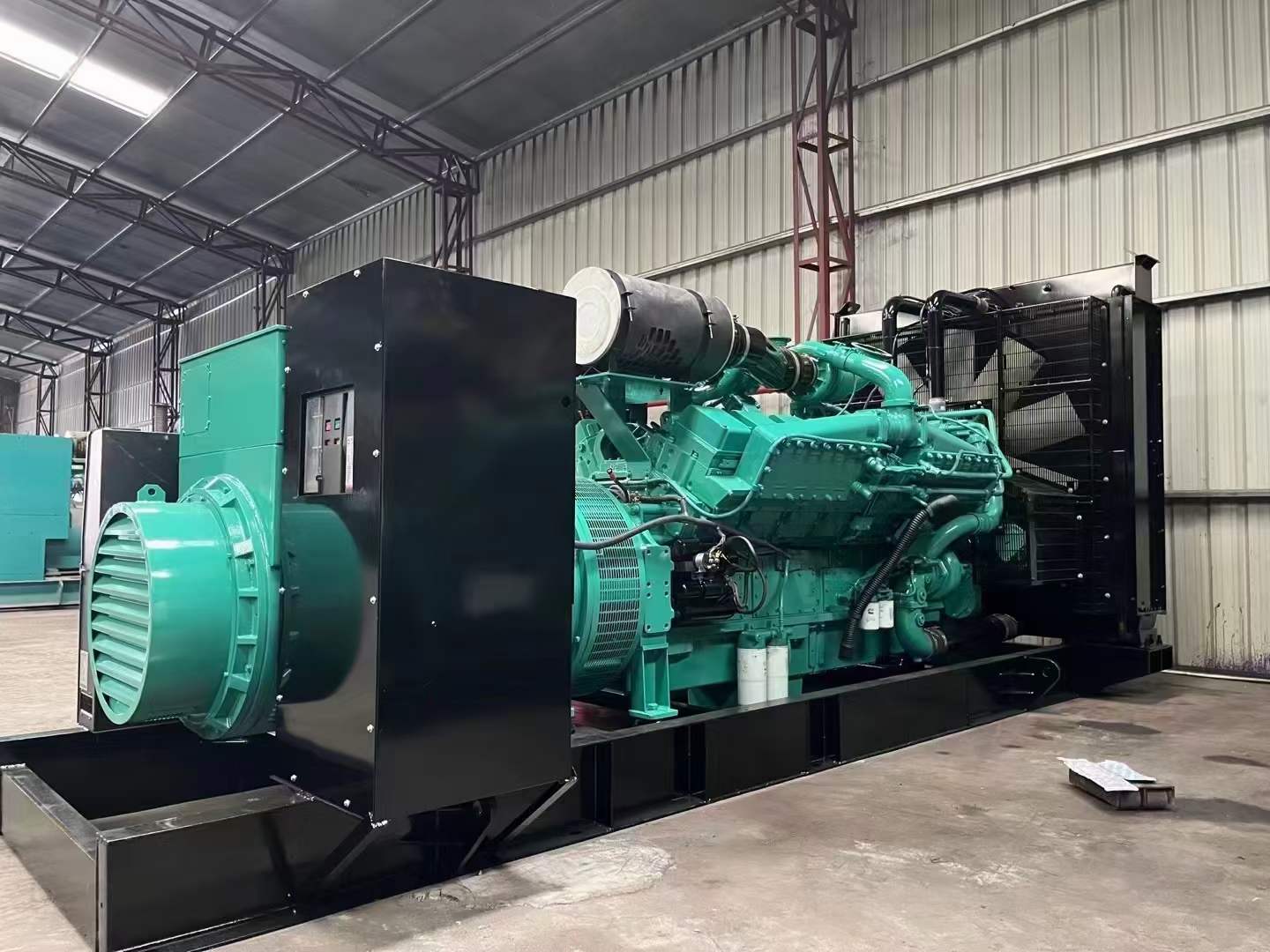 茂县如何降低 800kW 柴油发电机输出电流的波动？