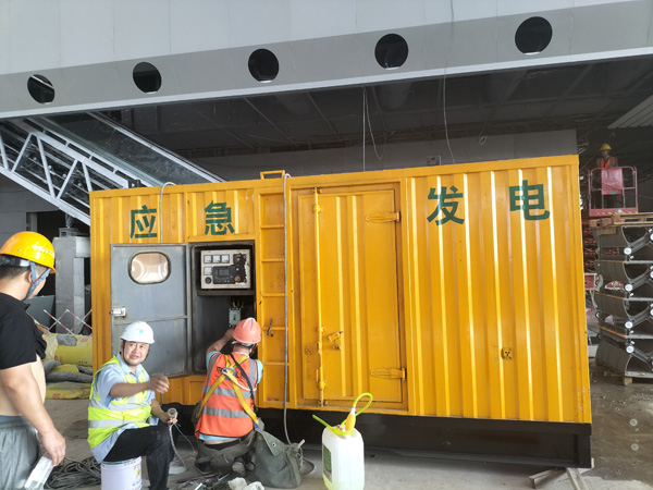 茂县怎样判断空气滤清器是否需要更换？
